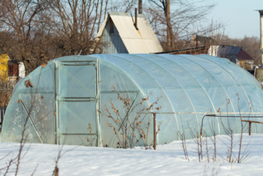 how to heat a greenhouse in winter for free